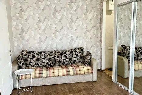 2-комнатная квартира в Луганске, пл. Героев Великой Отечественной войны, 7 2-комнатная квартира в Луганске, пл. Героев Великой Отечественной войны, 7