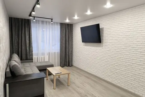 2-комнатная квартира в Кировске, Олимпийская ул., 19 2-комнатная квартира в Кировске, Олимпийская ул., 19