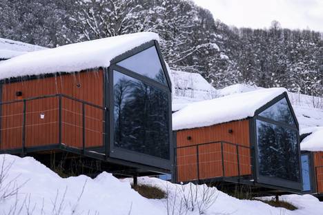 Дом в Большом Сочи, Большой Сочи, Горнолыжный курорт Роза х., велопешеходная тропа Озёрный траверс, 40