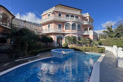 4-комнатная квартира в Ялте, Ялта, Садовая ул., 33Б