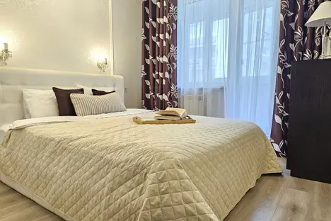 3-комнатная квартира в Волгограде, Волгоград, р-н  Семь Ветров, ул. Константина Симонова, 18