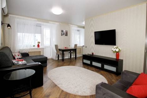 Однокомнатная квартира в аренду посуточно в Тольятти по адресу ул. Жилина, 30