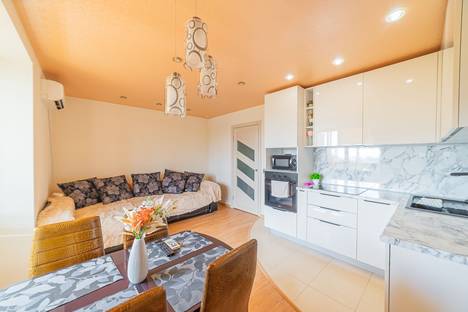 1-комнатная квартира в Хабаровске, ул. Знамёнщикова, 10