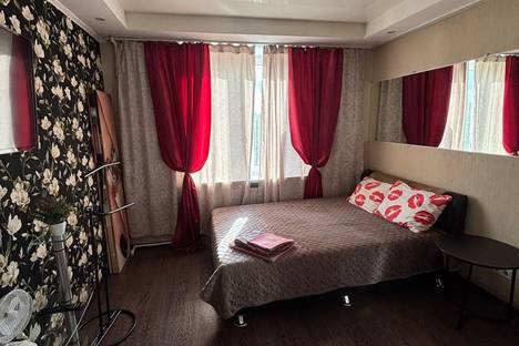 Трёхкомнатная квартира в аренду посуточно в Санкт-Петербурге по адресу пр-кт Большевиков, 17