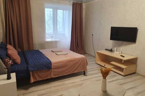 Однокомнатная квартира в аренду посуточно в Краснокамске по адресу ул. Энтузиастов, 13