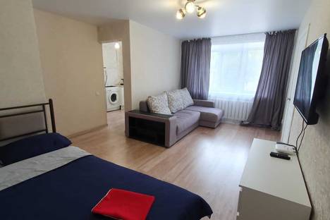 Двухкомнатная квартира в аренду посуточно в Краснокамске по адресу ул. Карла Либкнехта, 17