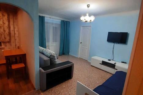 Двухкомнатная квартира в аренду посуточно в Краснокамске по адресу Школьная ул., 20