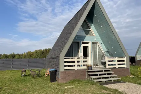 Дом в Ленинградской области, Ленинградская область, Приозерский р-н , Ларионовское с.п., п. Ларионово, ул. Елизаветы Глинки, 95