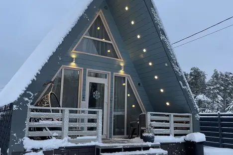 Дом в Ленинградской области, Ленинградская область, Приозерский р-н , Ларионовское с.п., п. Ларионово, ул. Елизаветы Глинки, 95