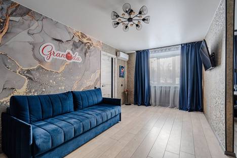 Двухкомнатная квартира в аренду посуточно в Нижнем Тагиле по адресу Вязовская ул., 13