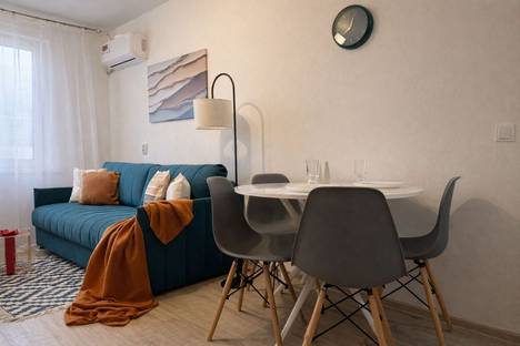 2-комнатная квартира в Волгограде, р-н  Семь Ветров, б-р 30-летия Победы, 23/1