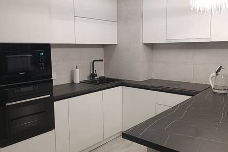 Трёхкомнатная квартира в аренду посуточно в Минске по адресу ул. Макаёнка, 12К