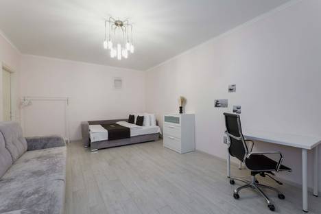 Двухкомнатная квартира в аренду посуточно в Москве по адресу ул. Кравченко, 4к2