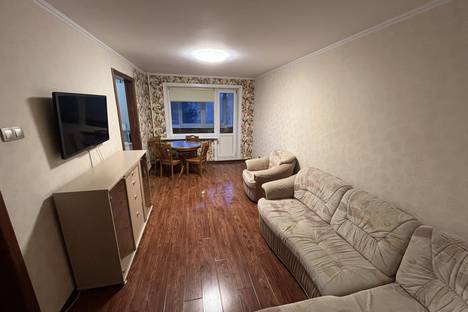 Двухкомнатная квартира в аренду посуточно в Южно-Сахалинске по адресу 8-й мкр., б-р им. Ф.С. Анкудинова, 9