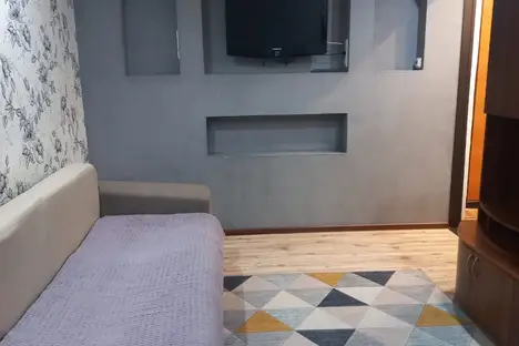 2-комнатная квартира в Кировске, ул. 50 лет Октября, 37