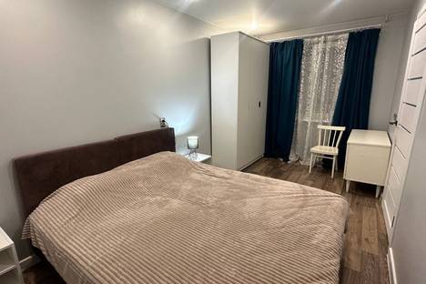 Двухкомнатная квартира в аренду посуточно в Кирове по адресу ул. Защитников Отечества, 146