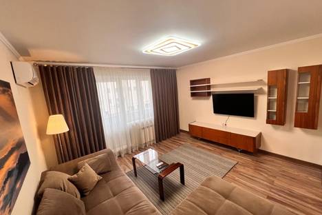 2-комнатная квартира в Красноярске, мкр. Взлётка, ул. Батурина, 19