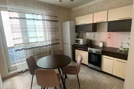 2-комнатная квартира в Красноярске, мкр. Взлётка, ул. Батурина, 30к3