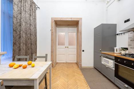 2-комнатная квартира в Санкт-Петербурге, Невский пр-кт, 45/2