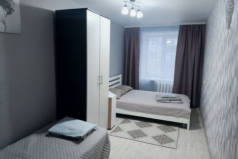 2-комнатная квартира в Таганроге, Театральная ул., 34-1