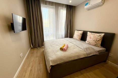 Однокомнатная квартира в аренду посуточно в Москве по адресу Новоостаповская ул., 20