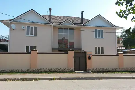 3-комнатная квартира в Ессентуках, ул. Маяковского, 1