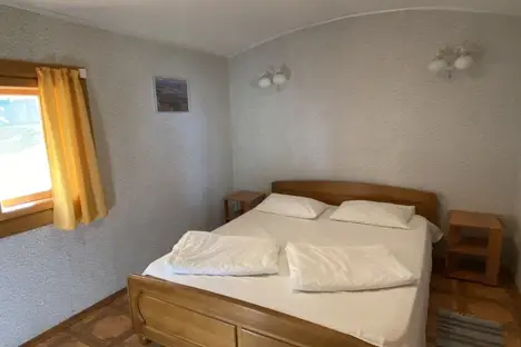 Дом в Красноярском крае, Красноярский край, Шарыповский муниципальный округ, с. Парная, Приозёрная ул., 2