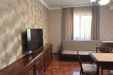 3-комнатная квартира в поселке Лазаревское, пос. Лазаревское, жилой р-н  Лазаревское, ул. Павлова, 47/1