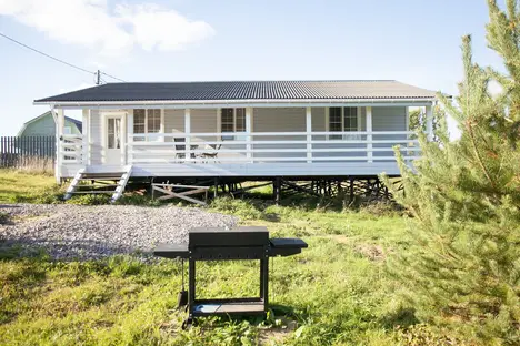 Дом в Ленинградской области, Ленинградская область, Приозерский р-н , Красноозёрное с.п., д. Васильево, Кедровая ул., 20