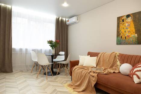 2-комнатная квартира в Шахтах, Текстильная ул., 7