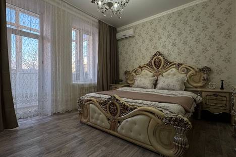 2-комнатная квартира в Астрахани, пл. Ленина, 10