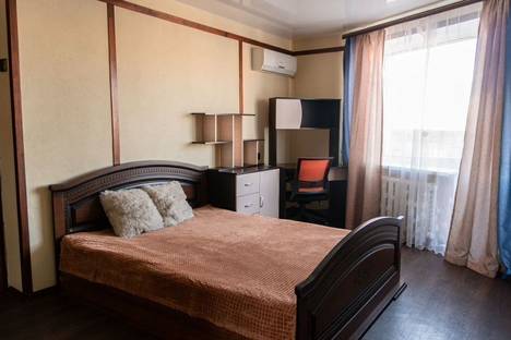 Двухкомнатная квартира в аренду посуточно в Саратове по адресу Московская ул., 137/149