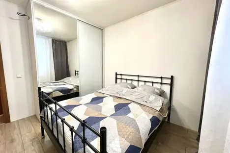 3-комнатная квартира в Екатеринбурге, ул. Бакинских Комиссаров, 95