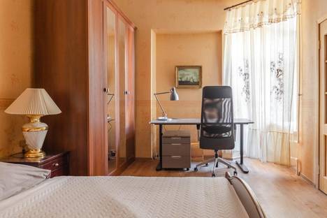 Двухкомнатная квартира в аренду посуточно в Санкт-Петербурге по адресу ул. Чайковского, 65-67