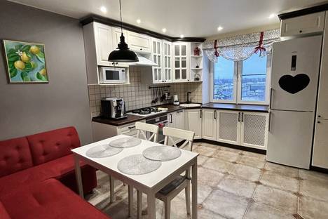 Однокомнатная квартира в аренду посуточно в Великом Новгороде по адресу Маловишерская ул., 1