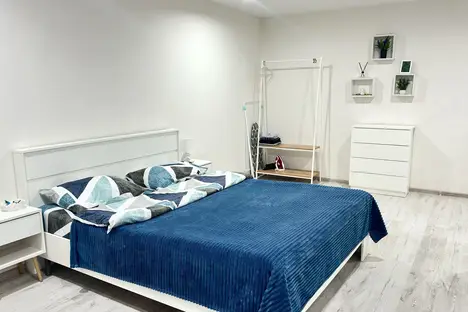 1-комнатная квартира в Луганске, кв-л 50-летия Октября, 1