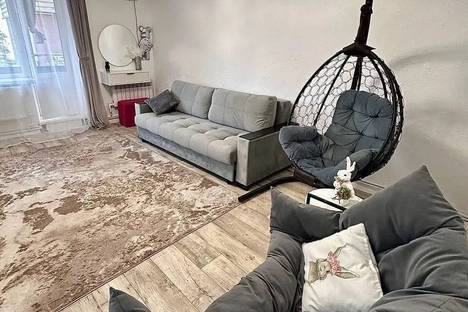 Однокомнатная квартира в аренду посуточно в Краснодоне по адресу ул. Красных Шахтёров, 8