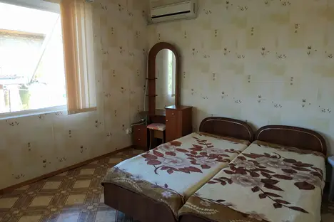 Дом в селе Морском, с. Морское, ул. Ленина, 6