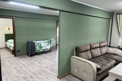 Трёхкомнатная квартира в аренду посуточно в Воркуте по адресу ул. Энгельса, 11