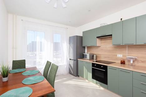 Трёхкомнатная квартира в аренду посуточно в  по адресу Заповедная ул., 14