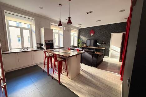 Двухкомнатная квартира в аренду посуточно в Санкт-Петербурге по адресу Загородный пр-кт, 12