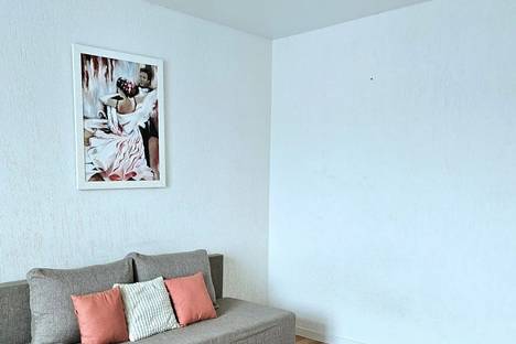 2-комнатная квартира в Волгограде, Волгоград, р-н  Семь Ветров, ул. 8-й Воздушной Армии, 56