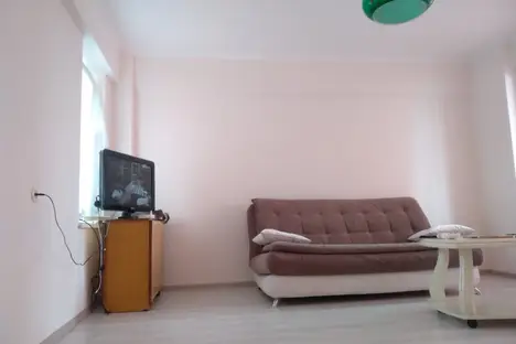 3-комнатная квартира в Сухуме, ул. Эшба, 195