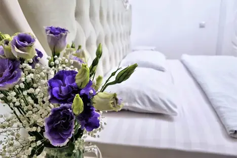 2-комнатная квартира в Алматы, мкр. Самал-1, ул. Жолдасбекова, 18