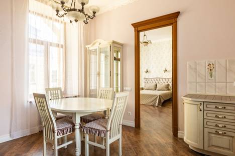 3-комнатная квартира в Санкт-Петербурге, Невский пр-кт, 65