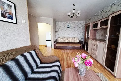 2-комнатная квартира в Уссурийске, пр-кт Блюхера, 56к4