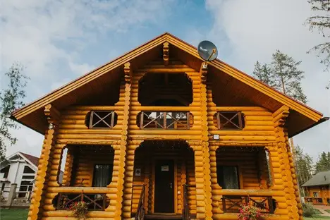 Дом в Рощине, Балтийский пер., 8