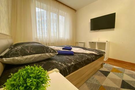 2-комнатная квартира в Курске, Курск, пр-кт Вячеслава Клыкова, 76