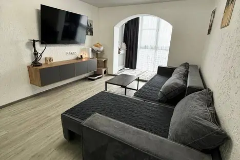 2-комнатная квартира в Краснодоне, Лесной кв-л, 2