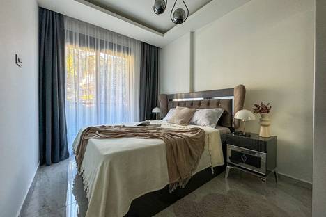 2-комнатная квартира в Аланье, Джумхуриет, ул. Яшар Догу, 55